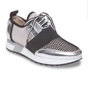 BNIB Steve Madden Antics Sneaker